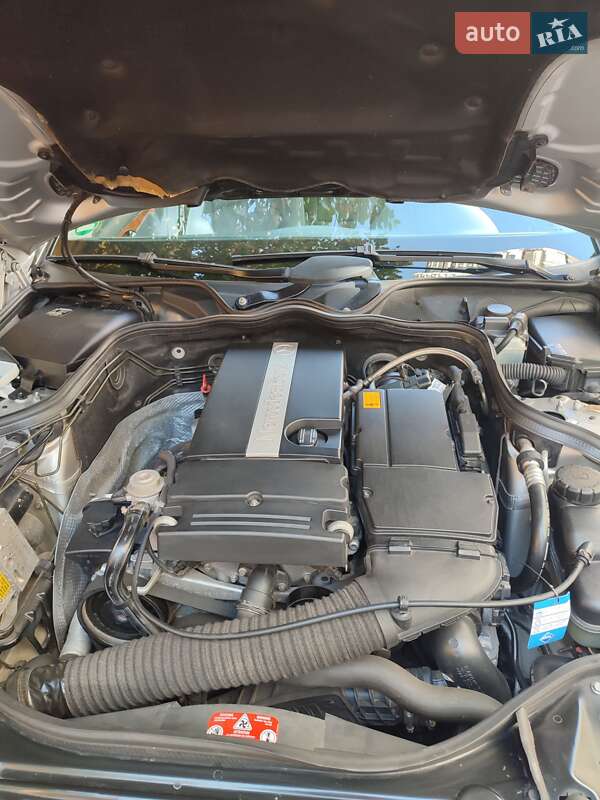 Седан Mercedes-Benz E-Class 2003 в Києві