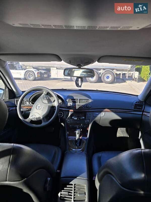 Седан Mercedes-Benz E-Class 2005 в Миколаєві
