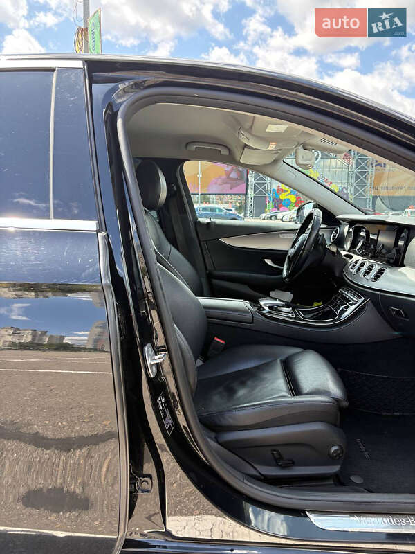 Седан Mercedes-Benz E-Class 2016 в Києві