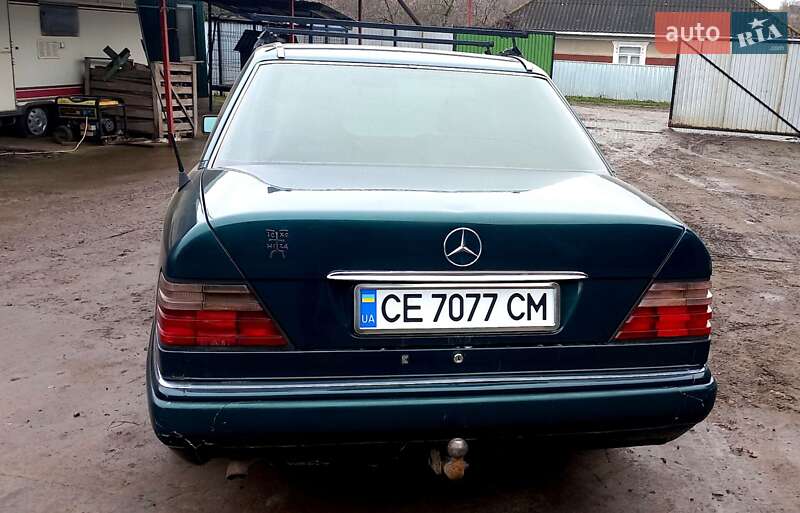 Седан Mercedes-Benz E-Class 1994 в Кельменцях