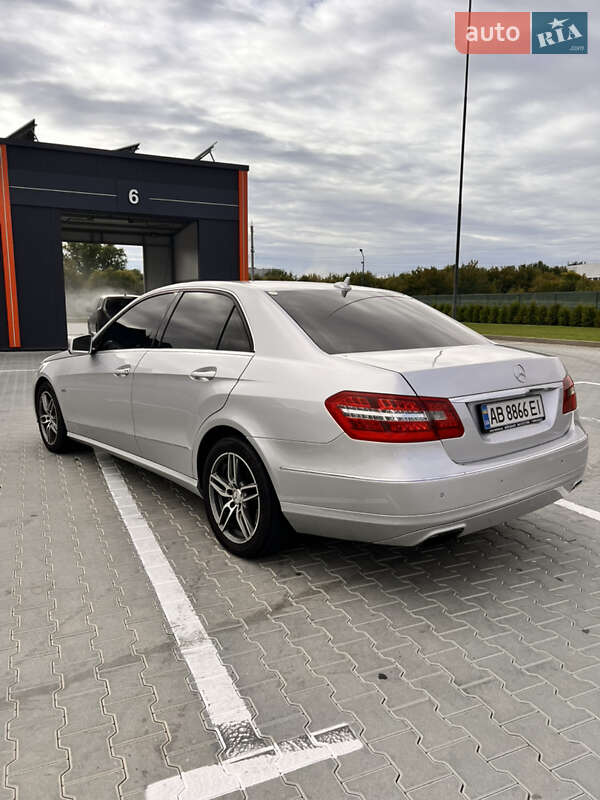 Седан Mercedes-Benz E-Class 2012 в Вінниці