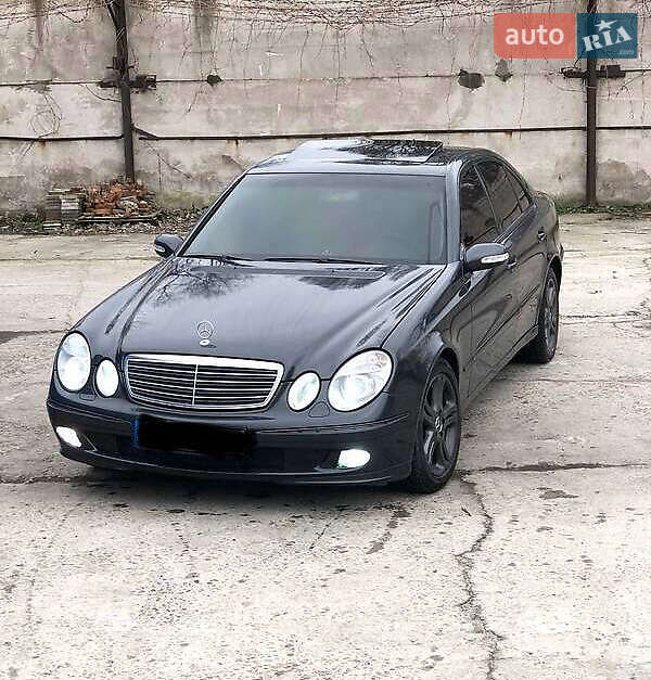 Седан Mercedes-Benz E-Class 2002 в Запоріжжі