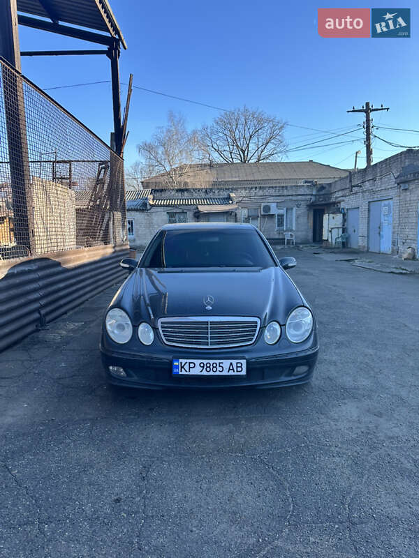 Седан Mercedes-Benz E-Class 2002 в Запоріжжі