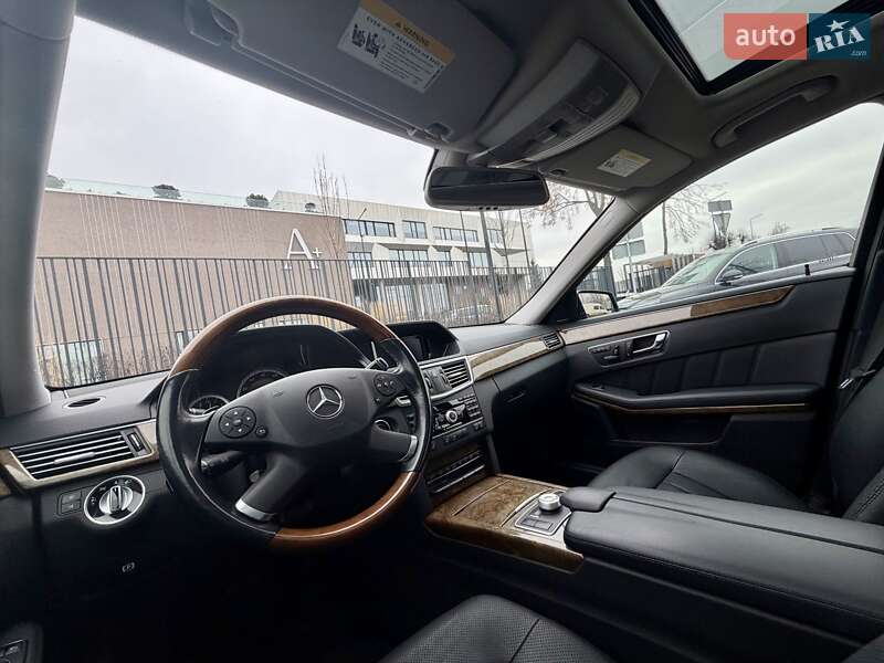 Седан Mercedes-Benz E-Class 2010 в Києві