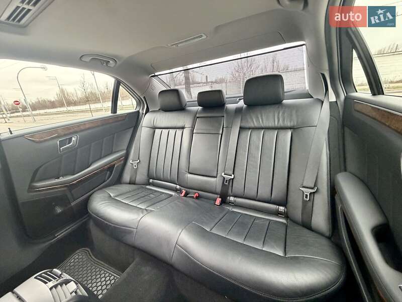 Седан Mercedes-Benz E-Class 2010 в Києві