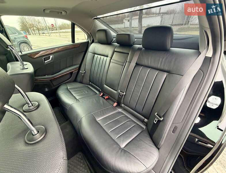 Седан Mercedes-Benz E-Class 2010 в Києві