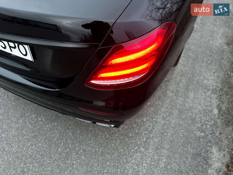 Седан Mercedes-Benz E-Class 2016 в Києві