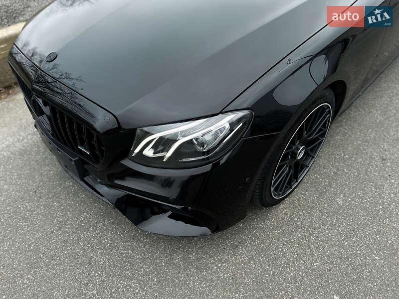 Седан Mercedes-Benz E-Class 2016 в Києві