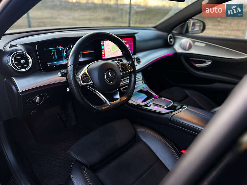 Седан Mercedes-Benz E-Class 2016 в Києві
