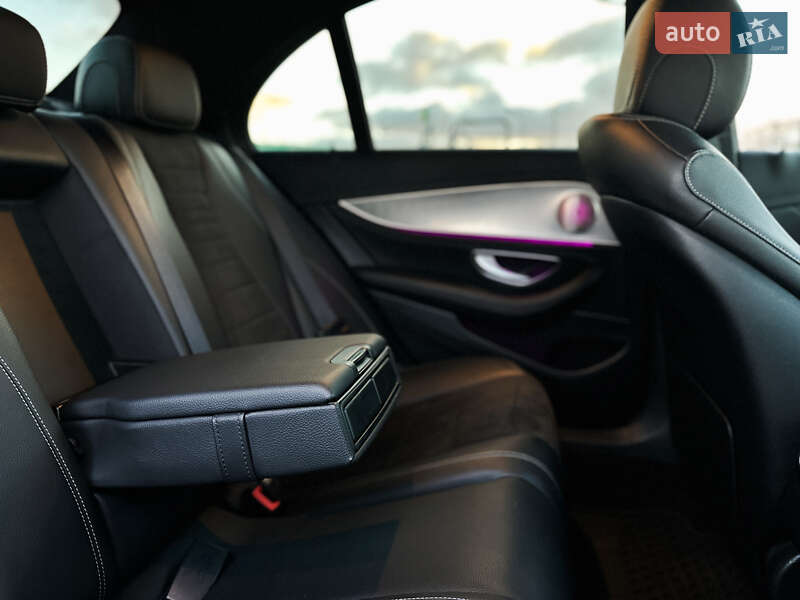 Седан Mercedes-Benz E-Class 2016 в Києві