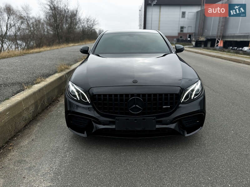 Седан Mercedes-Benz E-Class 2016 в Києві