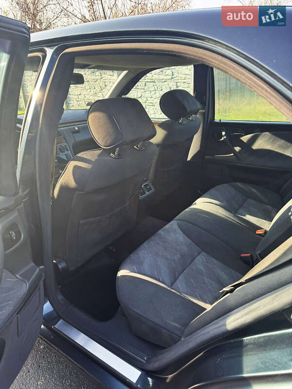Седан Mercedes-Benz E-Class 2000 в Одесі