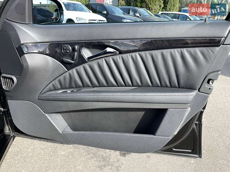 Седан Mercedes-Benz E-Class 2003 в Києві фото 28 Седан Mercedes-Benz E-Class 2003 в Києві