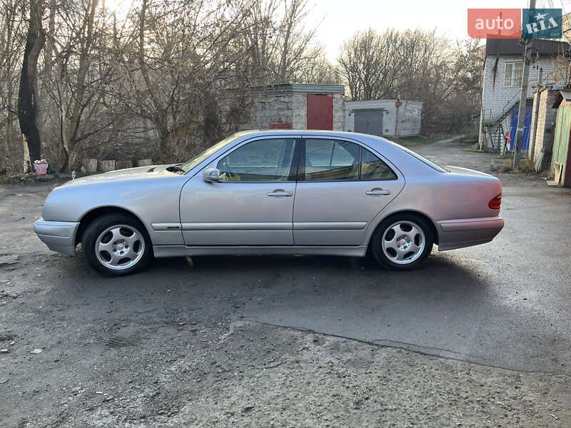 Седан Mercedes-Benz E-Class 1998 в Дніпрі