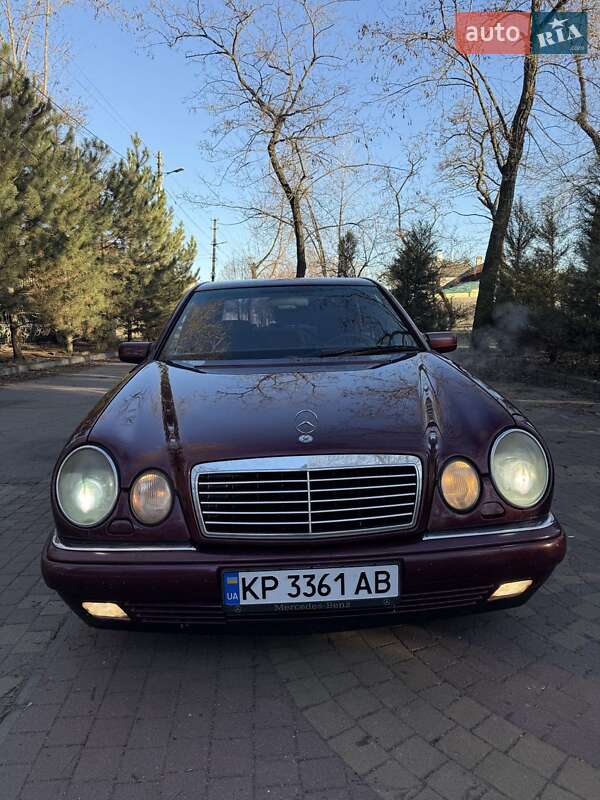 Седан Mercedes-Benz E-Class 1997 в Запорожье