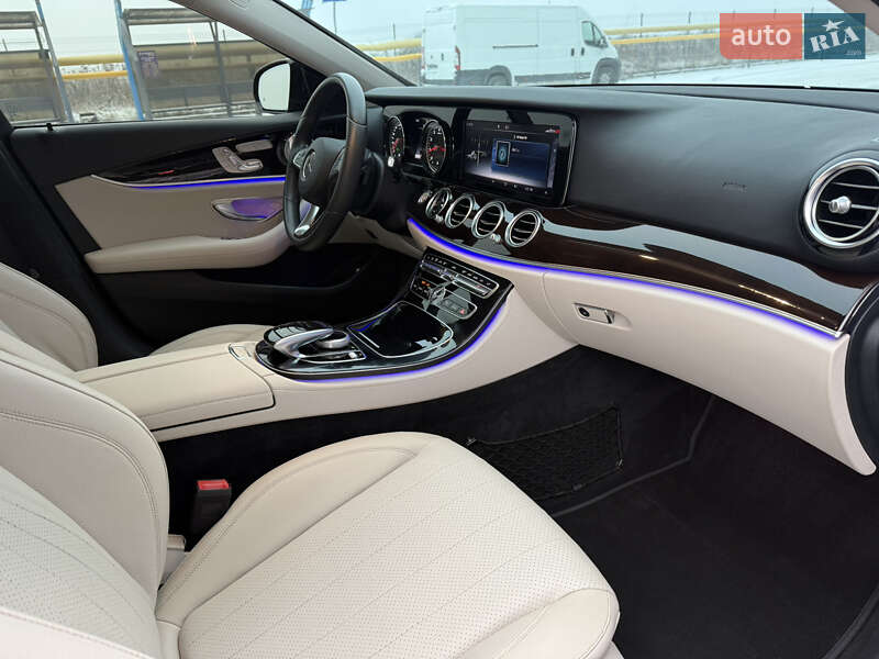 Седан Mercedes-Benz E-Class 2017 в Львові