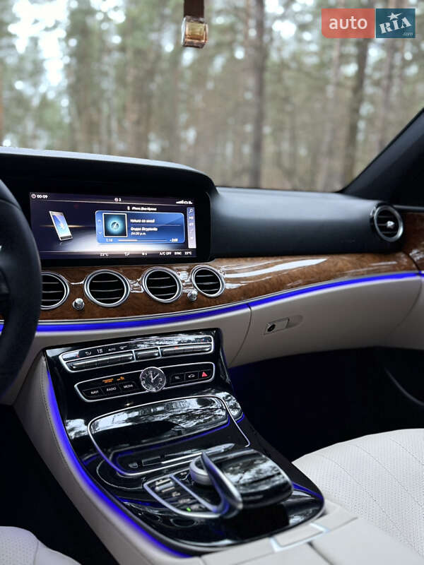 Седан Mercedes-Benz E-Class 2018 в Києві
