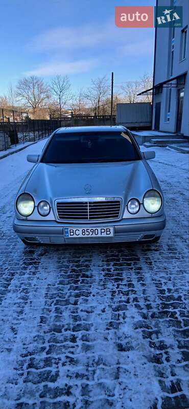 Седан Mercedes-Benz E-Class 1996 в Бориславе