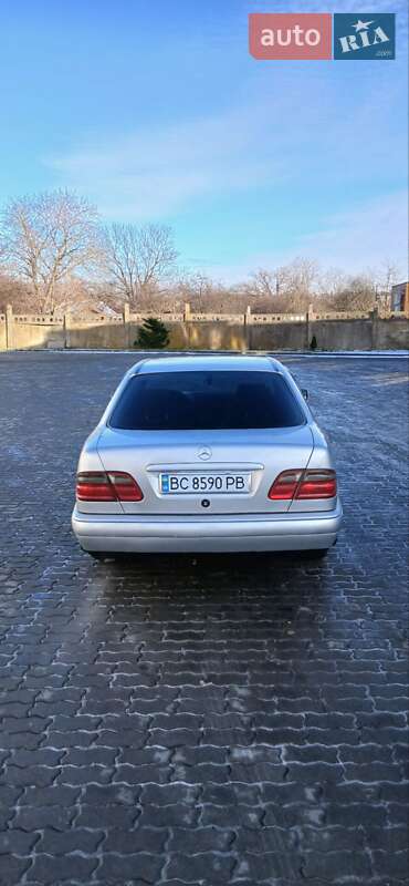 Седан Mercedes-Benz E-Class 1996 в Бориславе