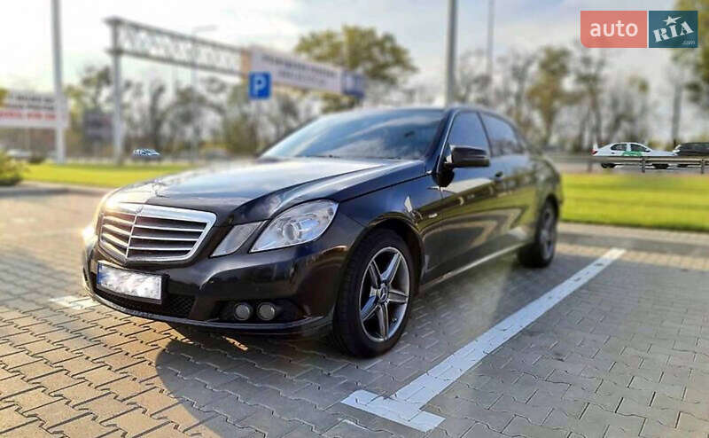Седан Mercedes-Benz E-Class 2011 в Кривому Розі