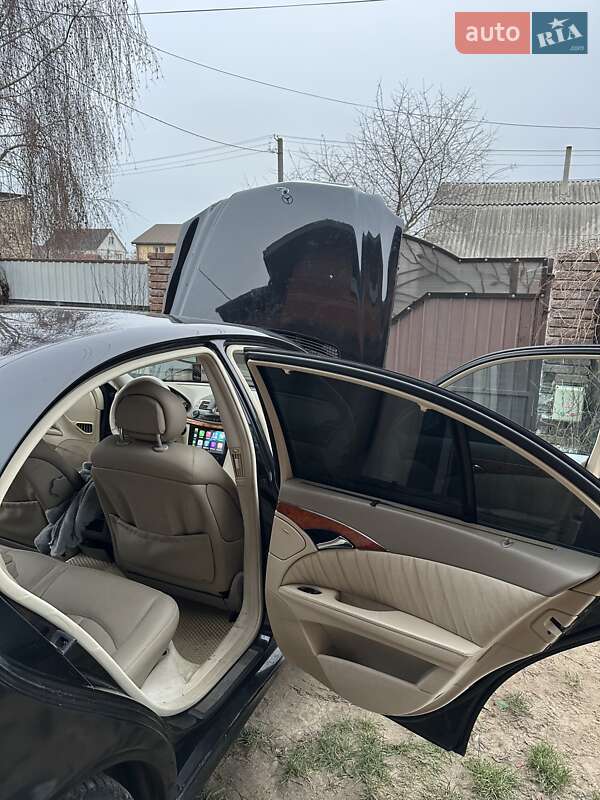 Седан Mercedes-Benz E-Class 2005 в Буче