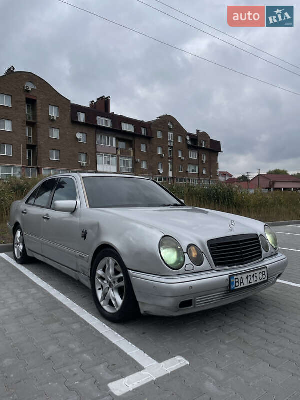 Седан Mercedes-Benz E-Class 1998 в Києві