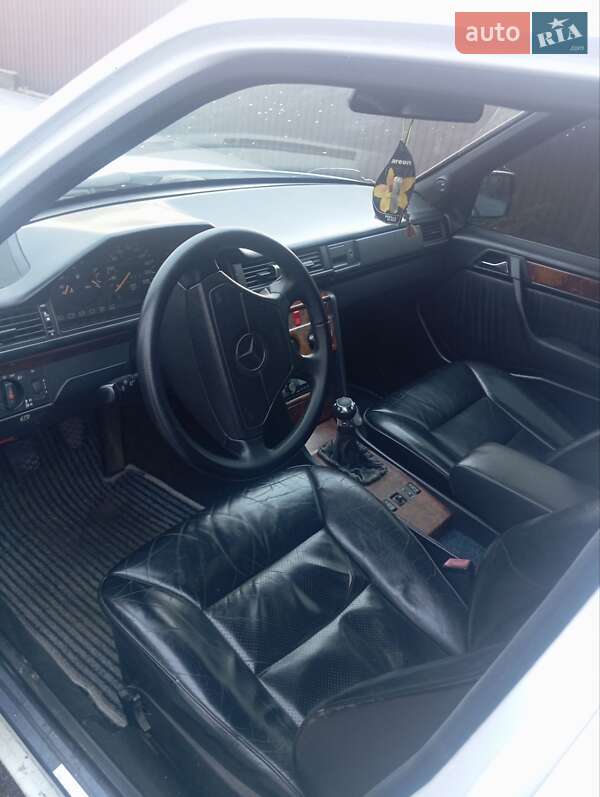 Седан Mercedes-Benz E-Class 1992 в Бердичеве