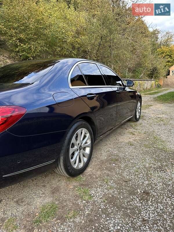 Седан Mercedes-Benz E-Class 2019 в Хусті