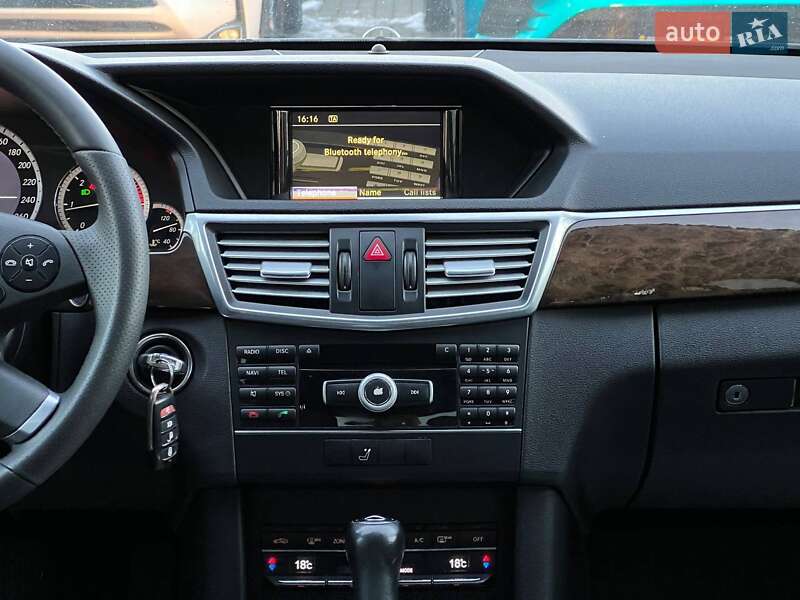 Седан Mercedes-Benz E-Class 2010 в Івано-Франківську