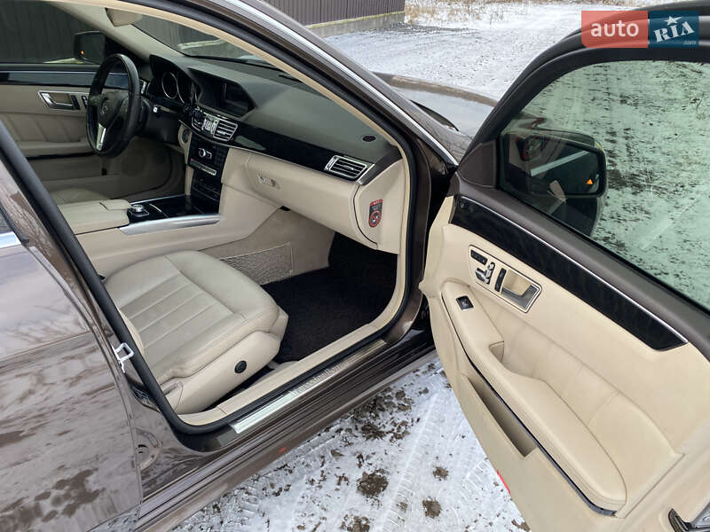Седан Mercedes-Benz E-Class 2015 в Літині