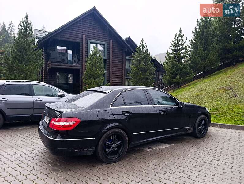 Седан Mercedes-Benz E-Class 2009 в Луцке
