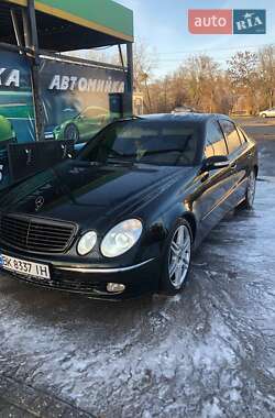 Седан Mercedes-Benz E-Class 2002 в Ровно