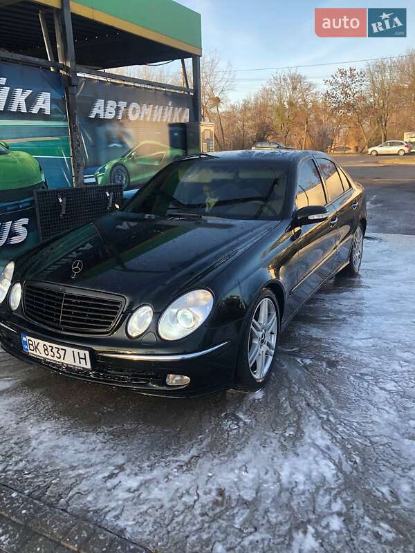 Mercedes-Benz E-Class 2002