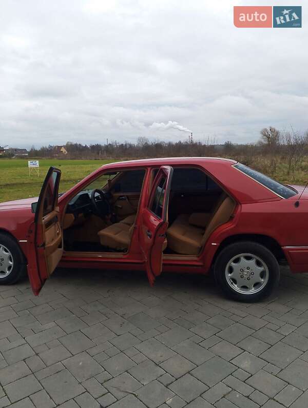 Седан Mercedes-Benz E-Class 1995 в Рівному фото 9 Седан Mercedes-Benz E-Class 1995 в Рівному