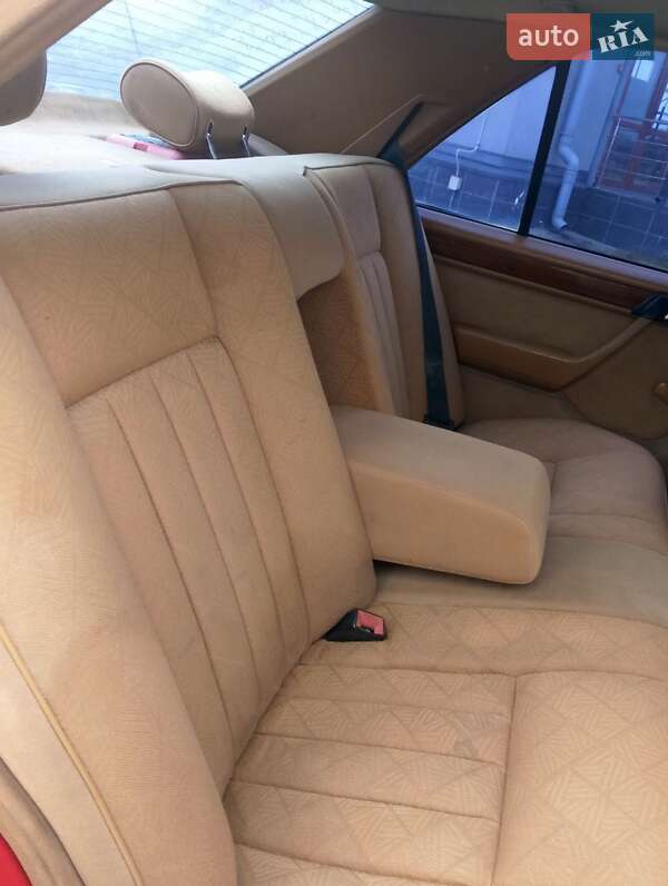 Седан Mercedes-Benz E-Class 1995 в Рівному фото 27 Седан Mercedes-Benz E-Class 1995 в Рівному