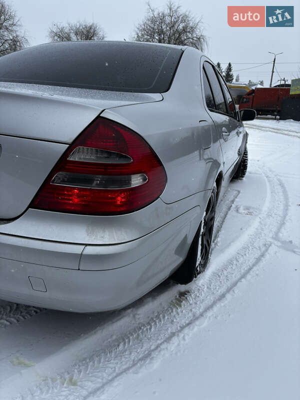 Седан Mercedes-Benz E-Class 2003 в Рівному