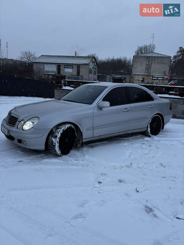Седан Mercedes-Benz E-Class 2003 в Рівному