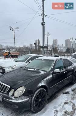 Седан Mercedes-Benz E-Class 2005 в Буче
