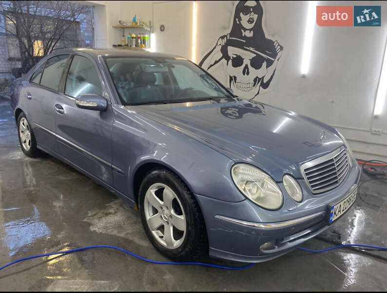 Mercedes-Benz E-Class 2005