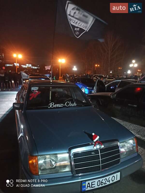 Седан Mercedes-Benz E-Class 1988 в Кривом Роге