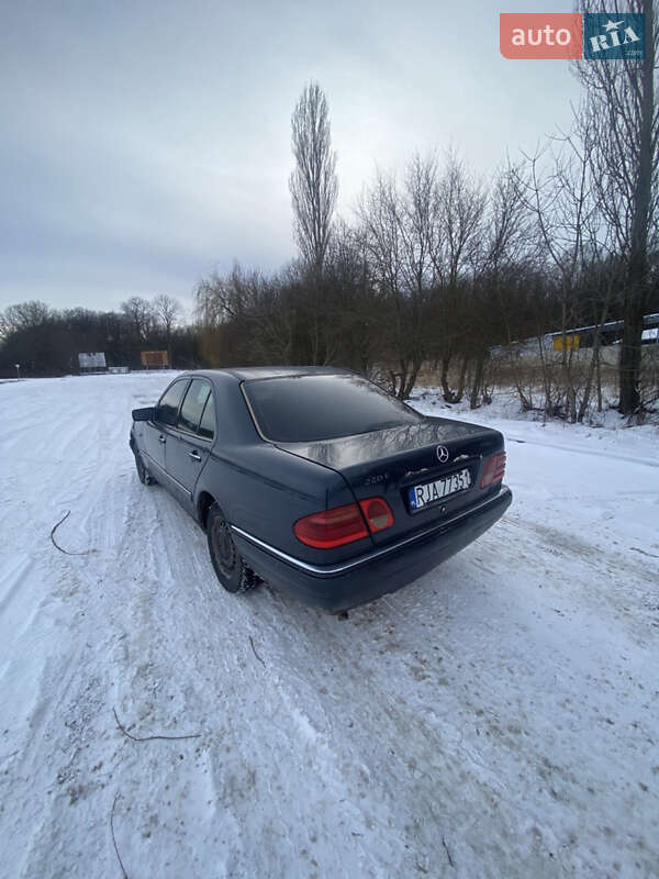 Седан Mercedes-Benz E-Class 1998 в Копичинці