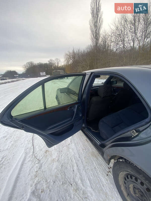 Седан Mercedes-Benz E-Class 1998 в Копичинці