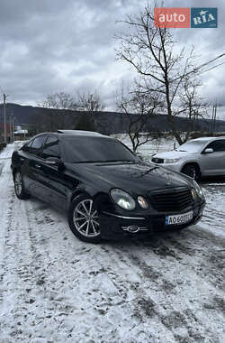 Седан Mercedes-Benz E-Class 2005 в Ужгороді