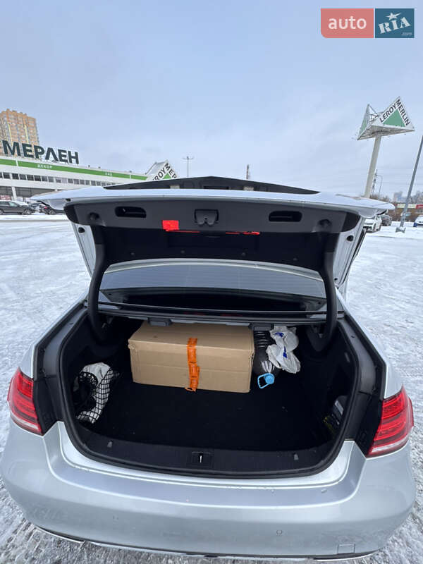 Седан Mercedes-Benz E-Class 2013 в Києві
