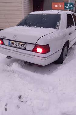 Седан Mercedes-Benz E-Class 1992 в Бердичеве