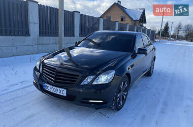 Седан Mercedes-Benz E-Class 2010 в Львові