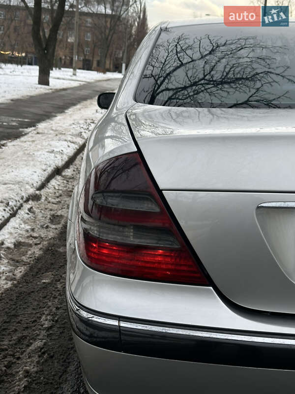 Седан Mercedes-Benz E-Class 2002 в Києві