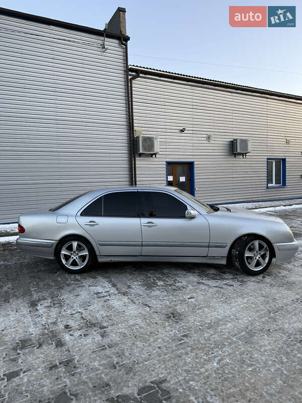 Седан Mercedes-Benz E-Class 2001 в Яворові фото 2 Седан Mercedes-Benz E-Class 2001 в Яворові