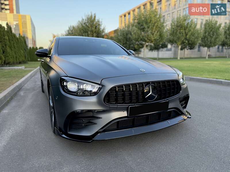 Седан Mercedes-Benz E-Class 2022 в Днепре
