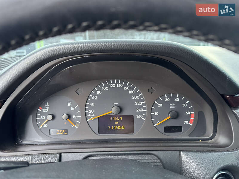 Седан Mercedes-Benz E-Class 2000 в Могилев-Подольске